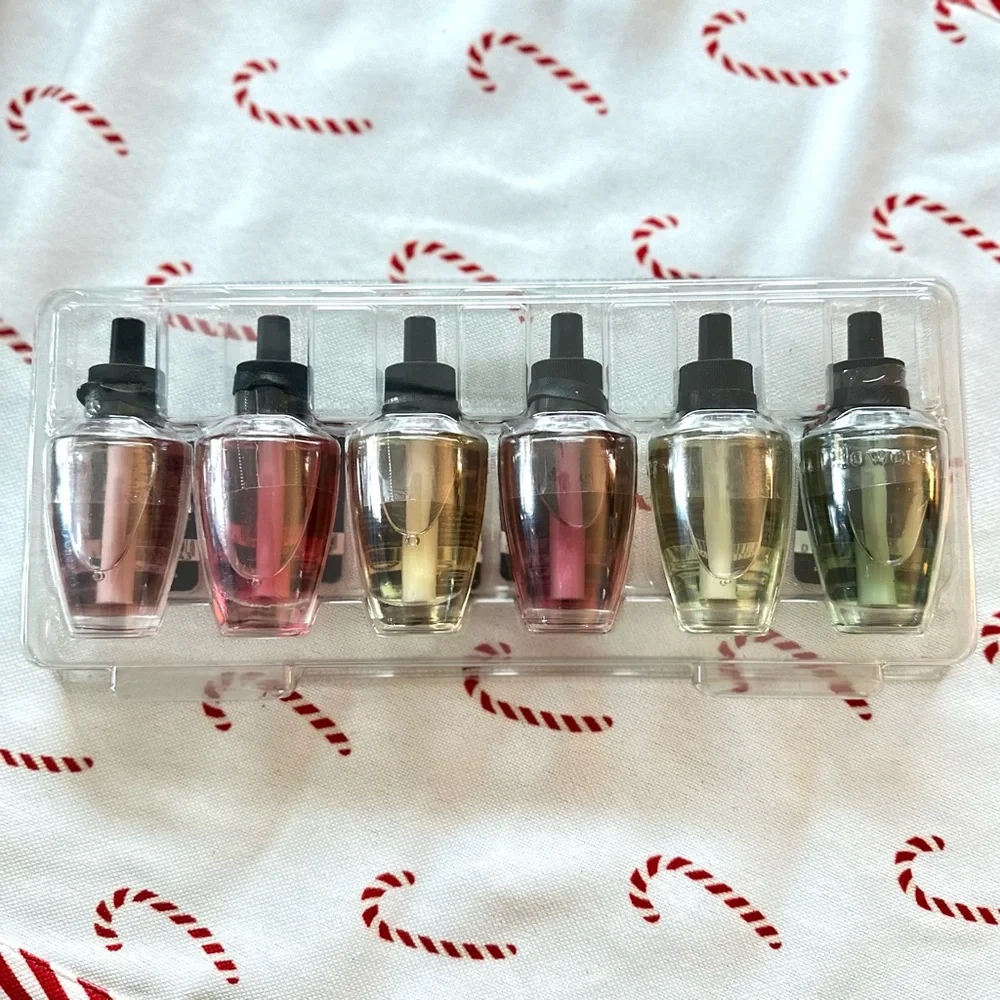 Bath & Body Works Wallflowers Holiday Fragrance Refill Set - Picture 2 of 3